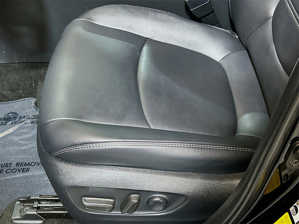Used 2023 Toyota RAV4 XLE Premium image 16