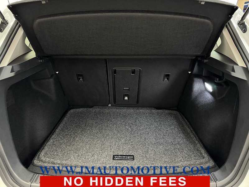 Used 2024 Volkswagen Taos SE AWD/4WD image 16
