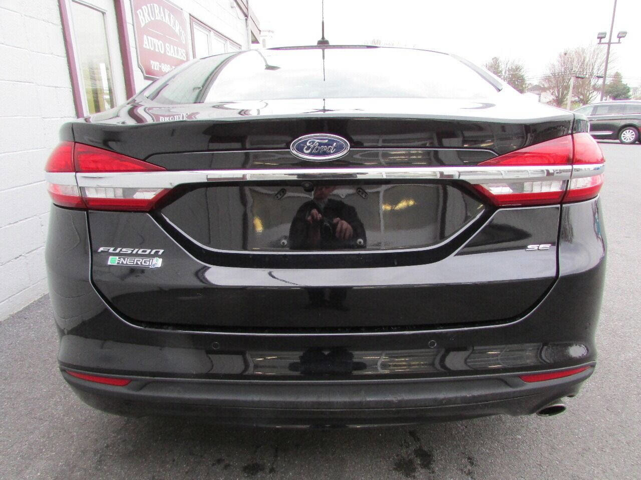Used 2018 Ford Fusion Energi SE image 3