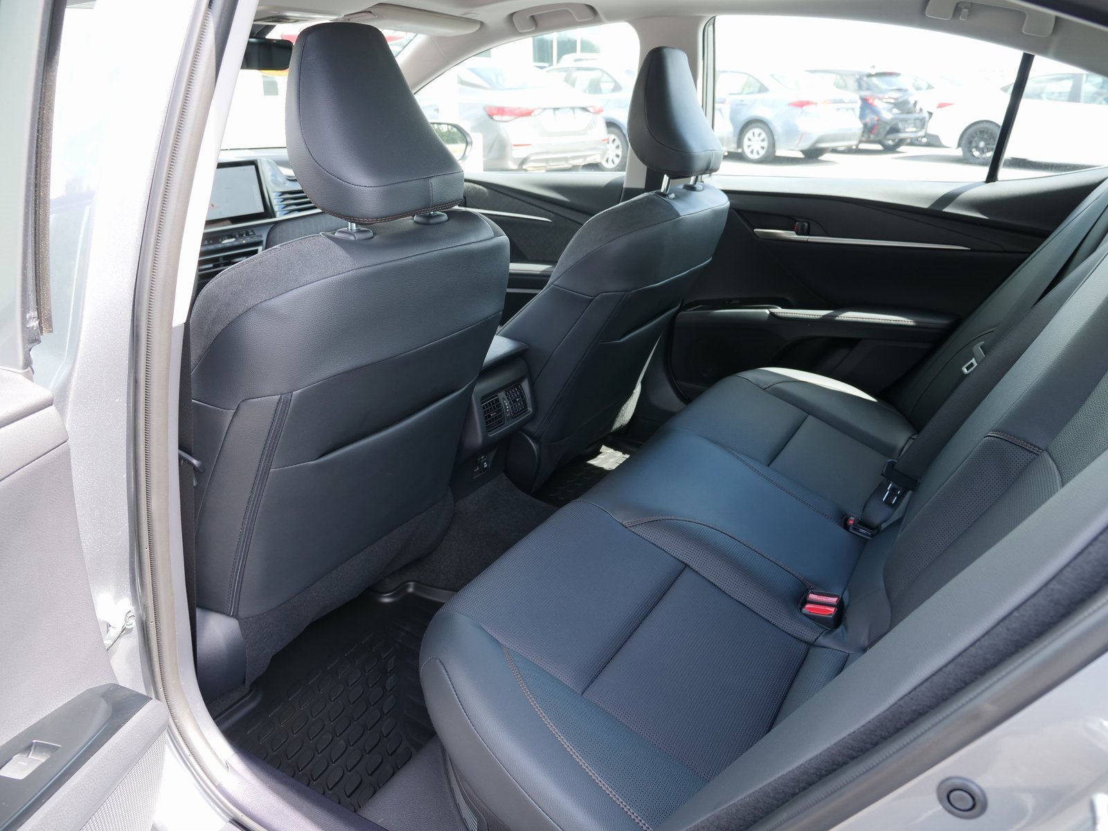 Used 2025 Toyota Camry XLE image 15