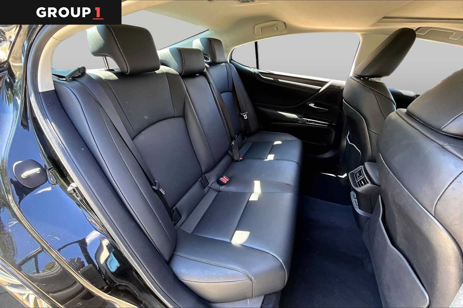 Used 2025 Lexus ES 350 w/ Premium Package FWD image 17