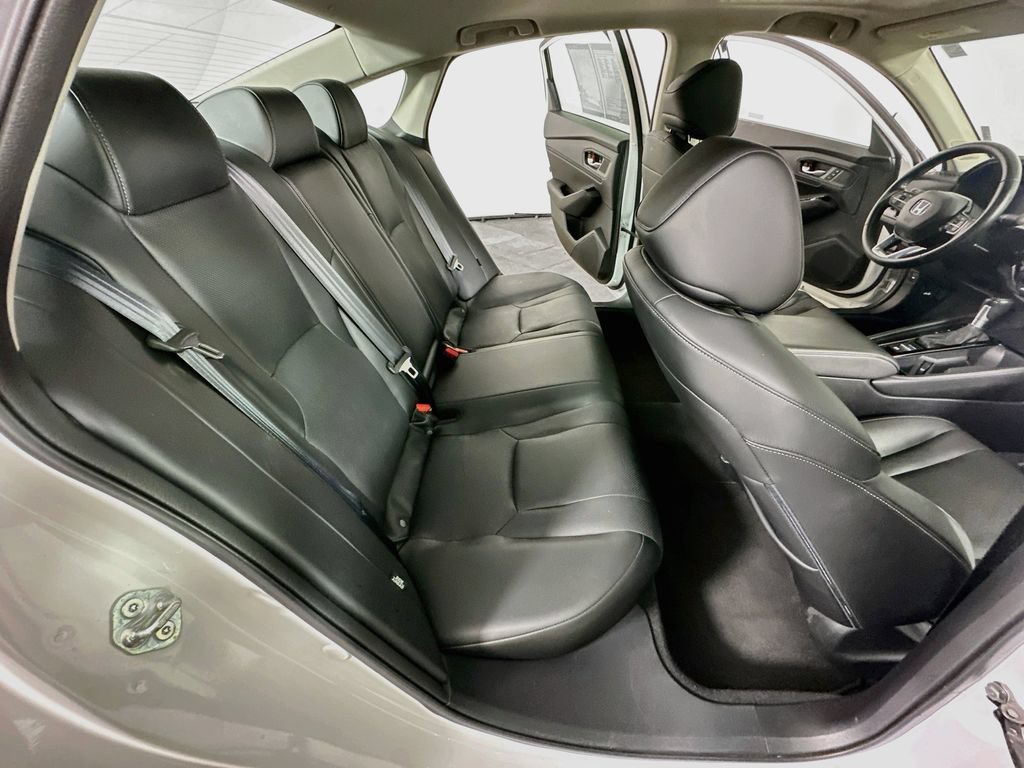 Used 2023 Honda Accord Touring image 12