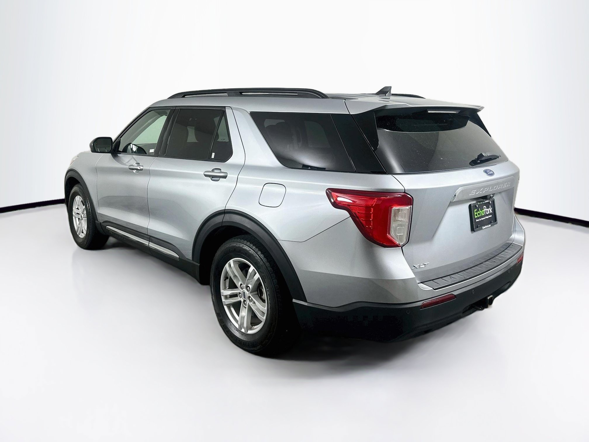 Used 2022 Ford Explorer XLT w/ Class IV Trailer Tow Package RWD image 5