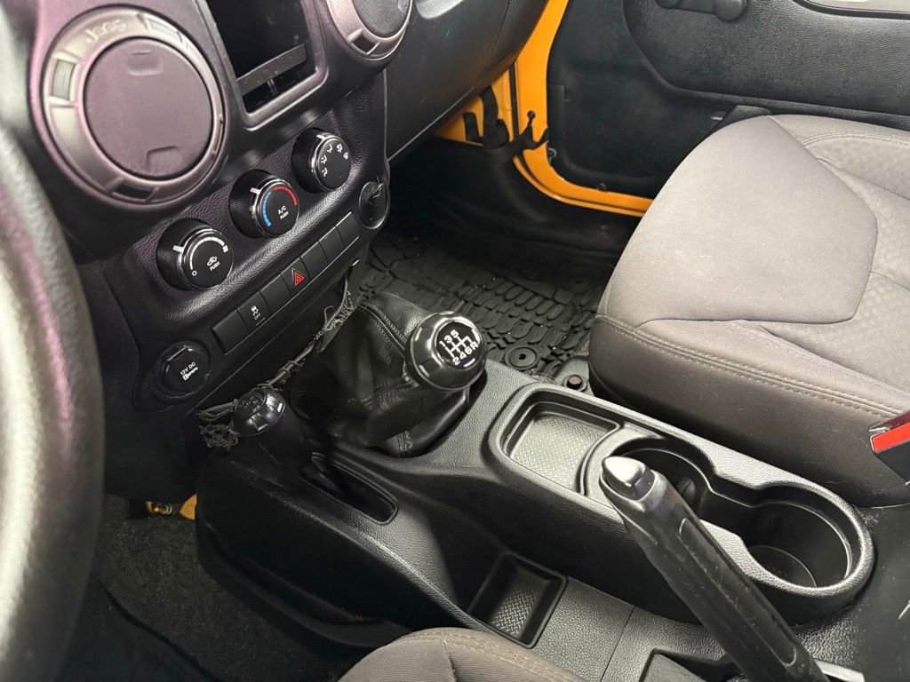 Used 2013 Jeep Wrangler Unlimited Sport image 31