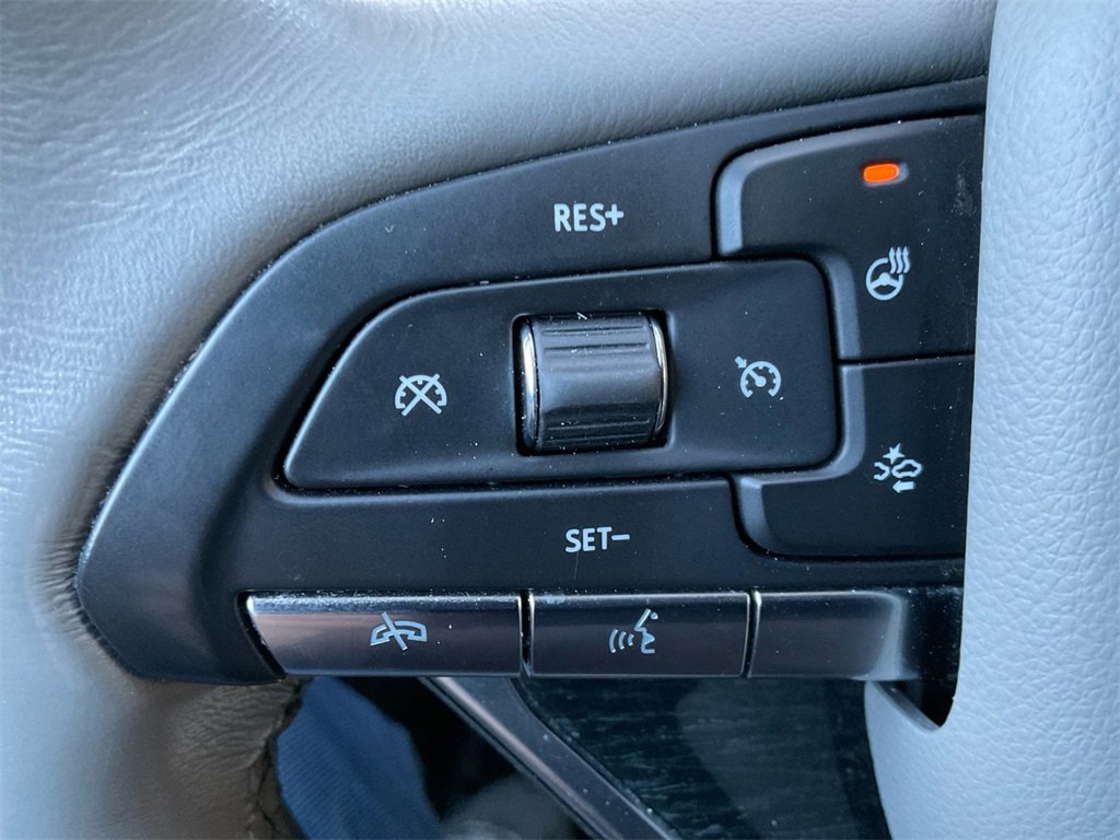 Used 2020 Cadillac XT6 Premium Luxury image 36