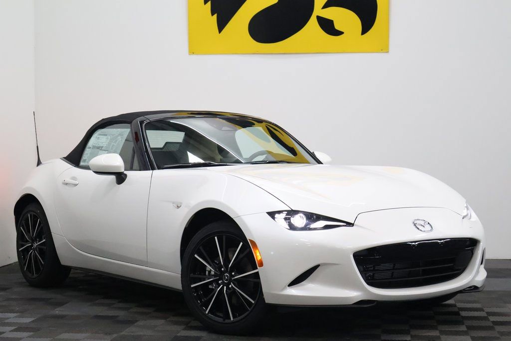 Used 2024 MAZDA MX-5 Miata Grand Touring image 2