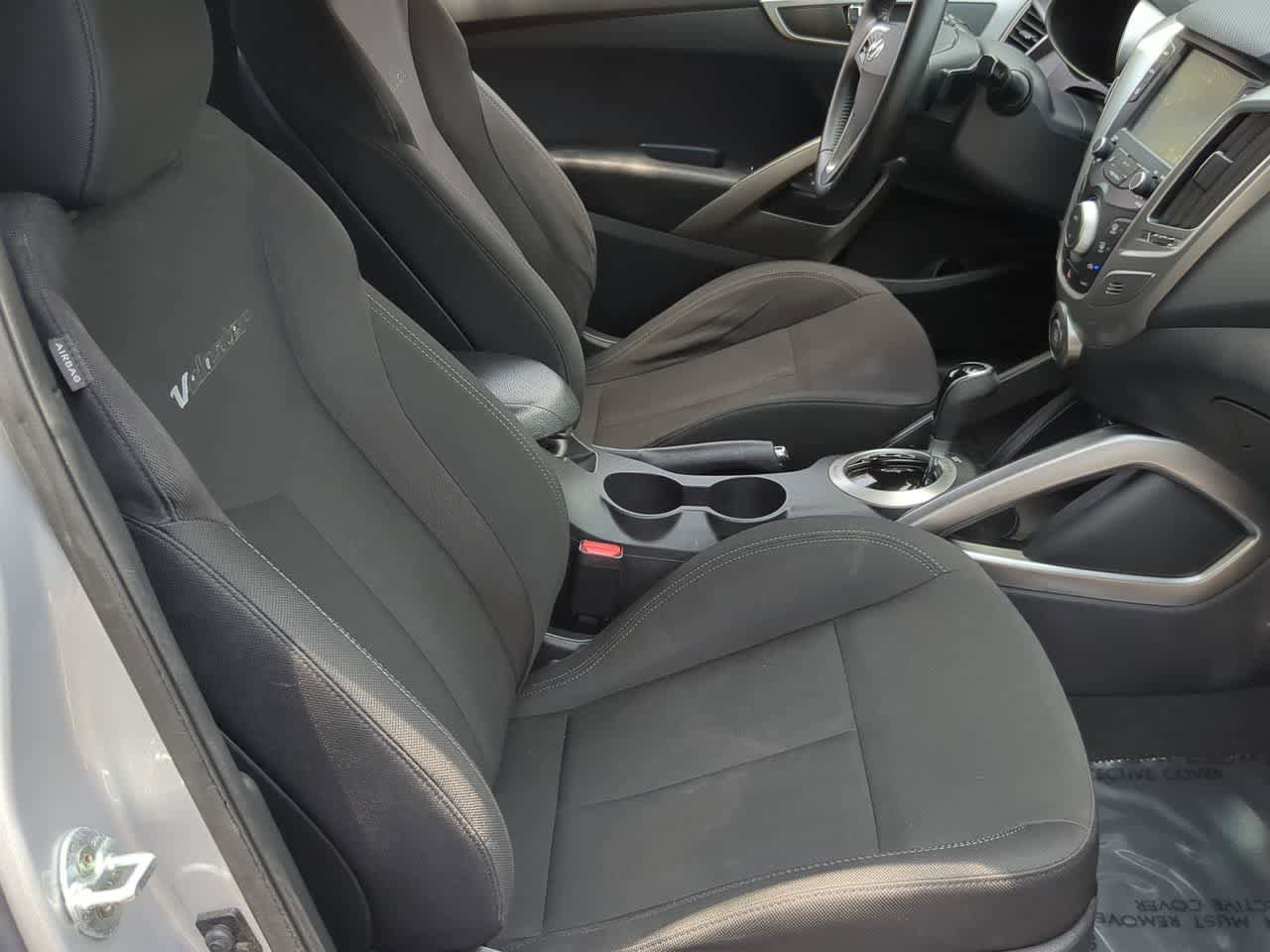 Used 2017 Hyundai Veloster Value Edition FWD image 22