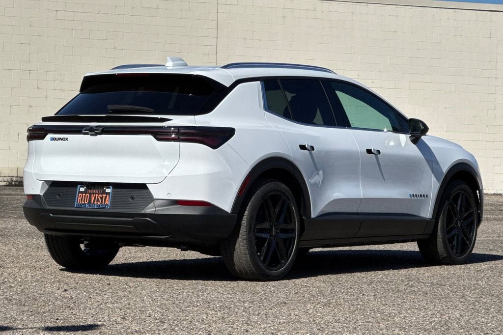 New 2026 Chevrolet Equinox EV LT w/ LPO, Blackout Package FWD image 4
