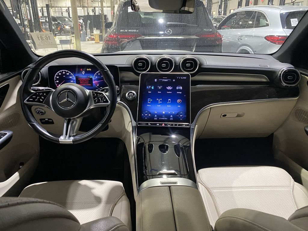 Certified 2023 Mercedes-Benz GLC 300 image 2