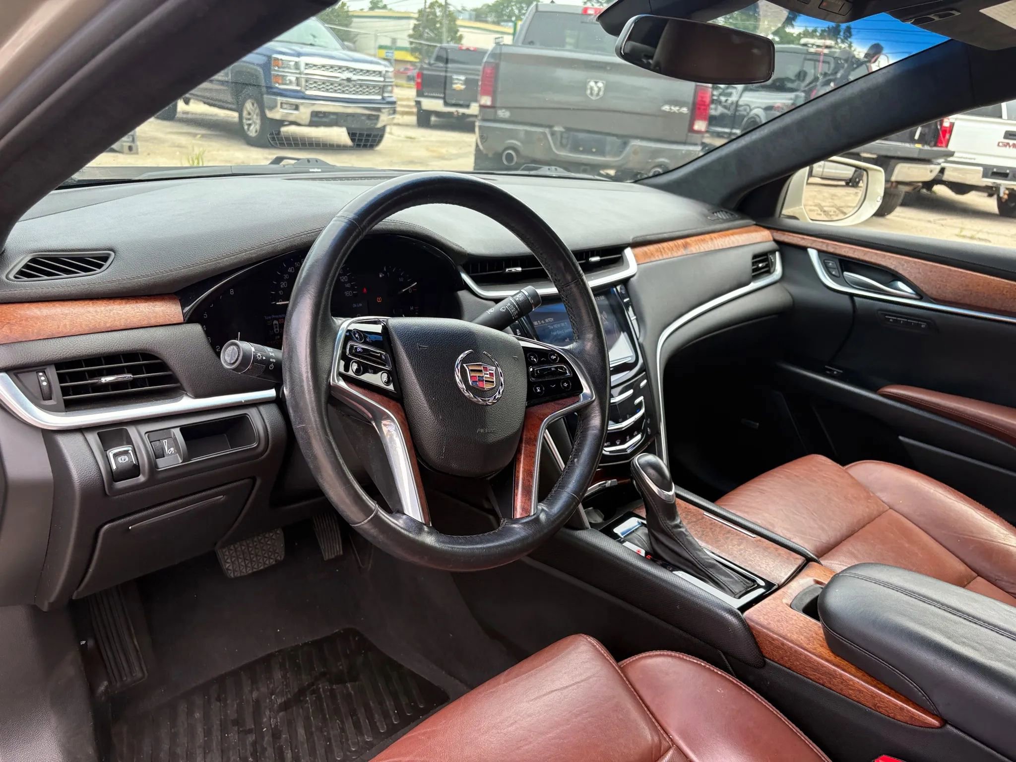 Used 2015 Cadillac XTS Luxury image 10