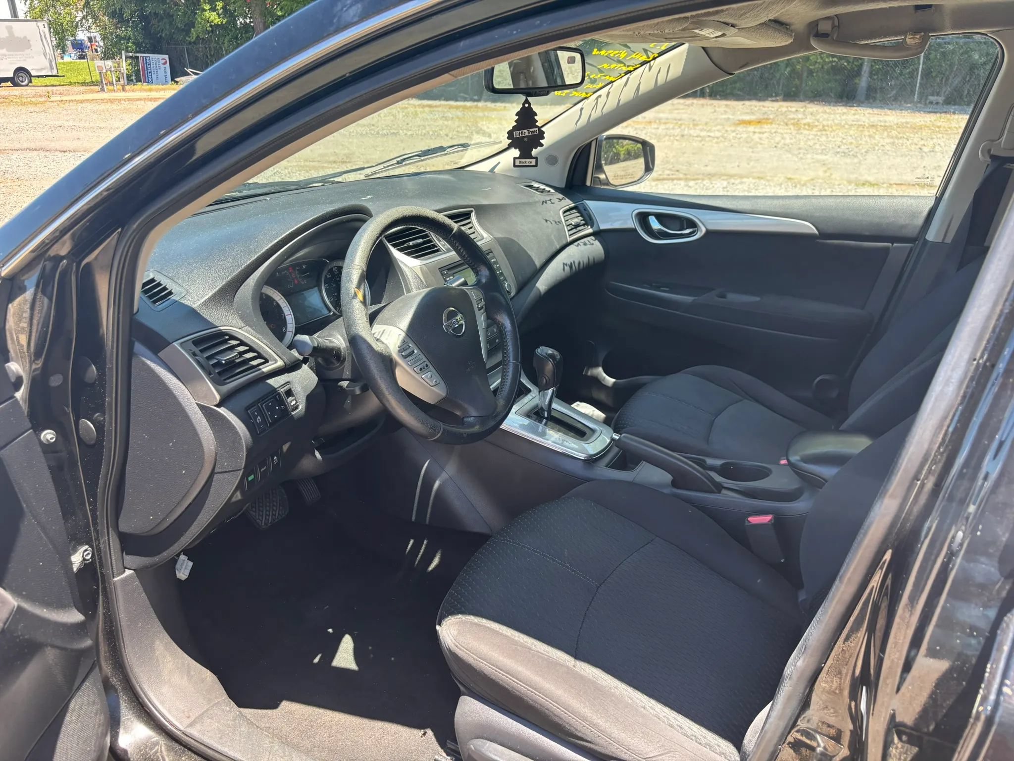 Used 2014 Nissan Sentra SR w/ Premium Package FWD image 9