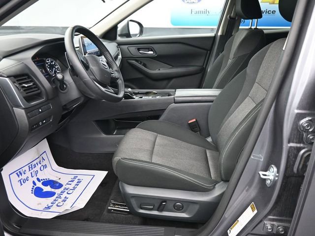 Used 2025 Nissan Rogue SV FWD image 13