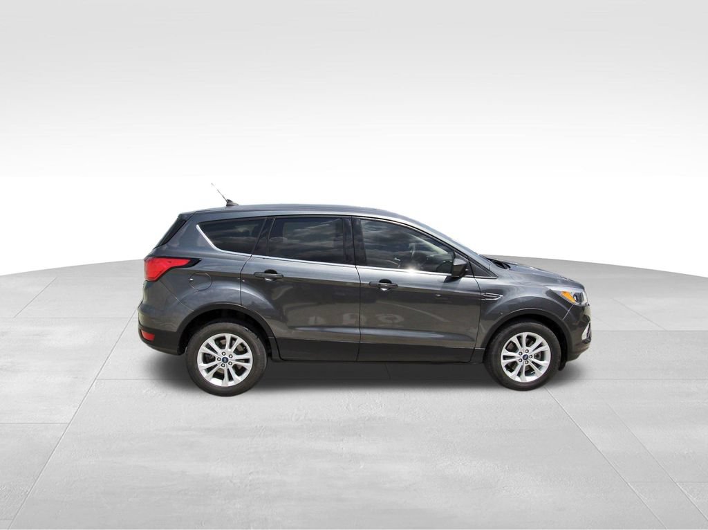 Used 2019 Ford Escape SE FWD image 5