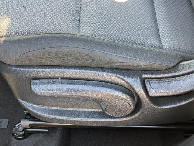 Used 2025 Kia Soul LX w/ LX Technology Package FWD image 14