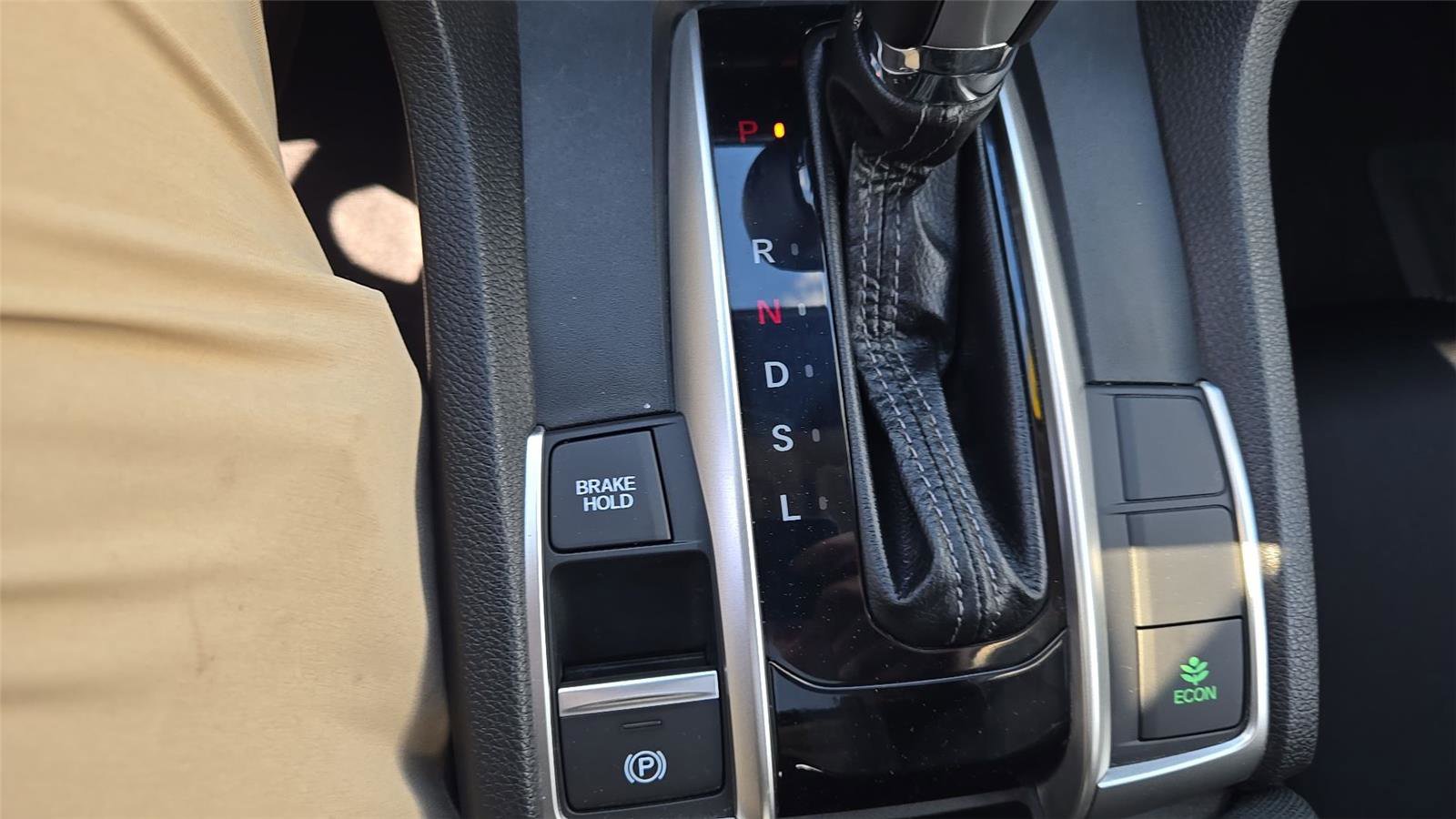 Used 2020 Honda Civic EX image 25