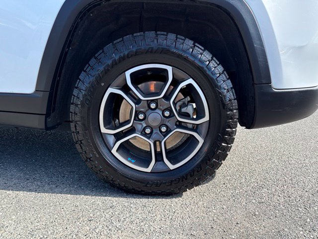 Used 2023 Jeep Grand Cherokee Trailhawk AWD/4WD image 16