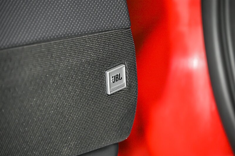 Used 2019 Ferrari 812 Superfast RWD image 19
