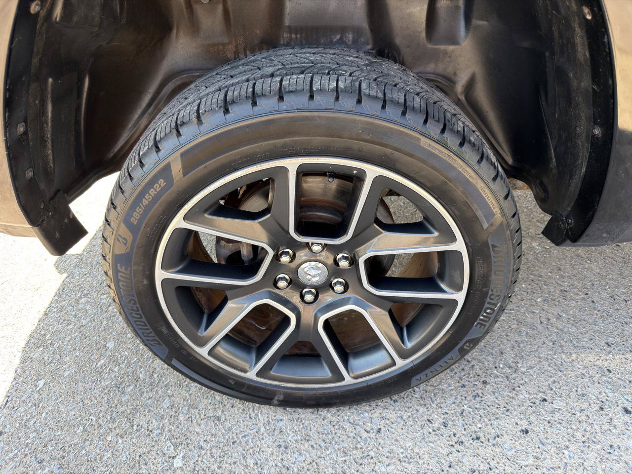 Used 2019 RAM 1500 Laramie AWD/4WD image 9