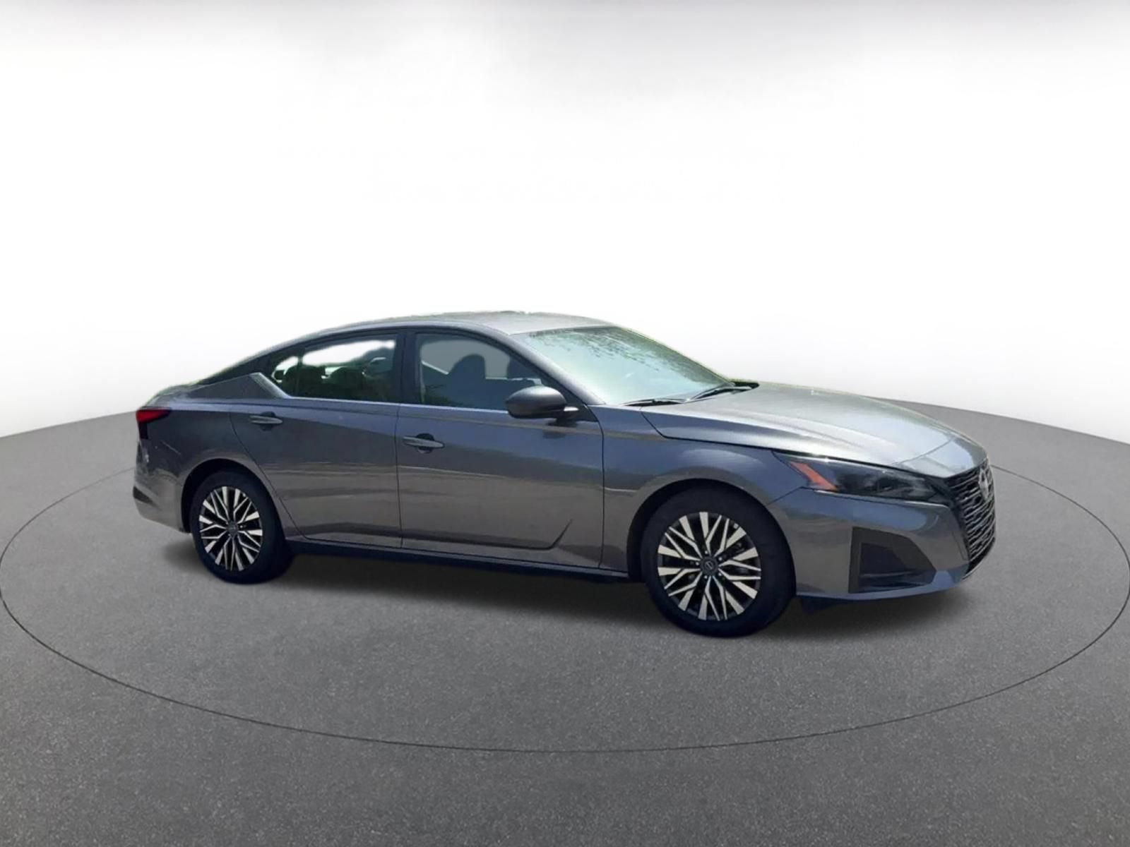 Used 2026 Nissan Altima 2.5 SV FWD image 2