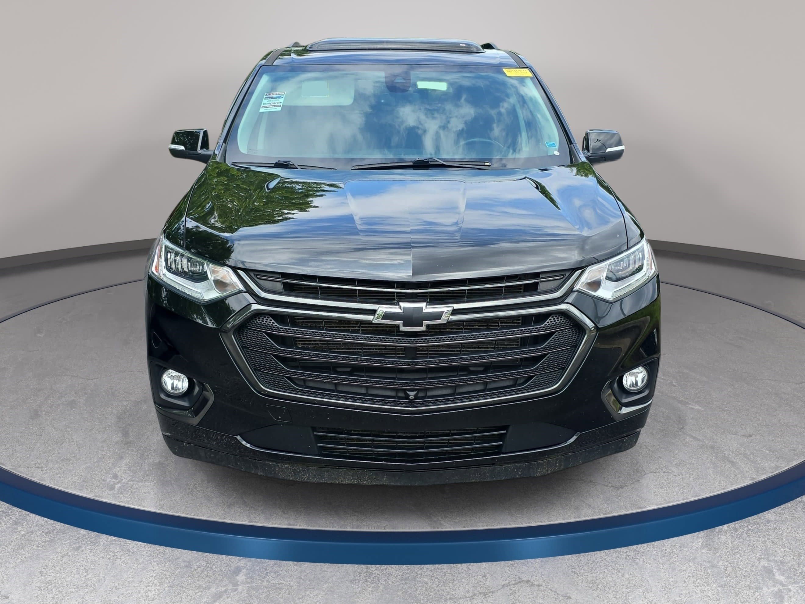 Used 2021 Chevrolet Traverse Premier w/ Redline Edition FWD image 2
