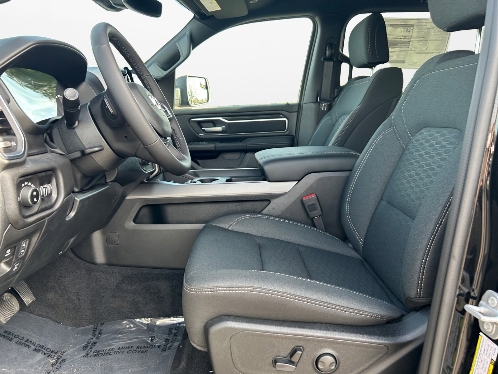 New 2026 RAM 1500 4x4 Crew Cab image 9