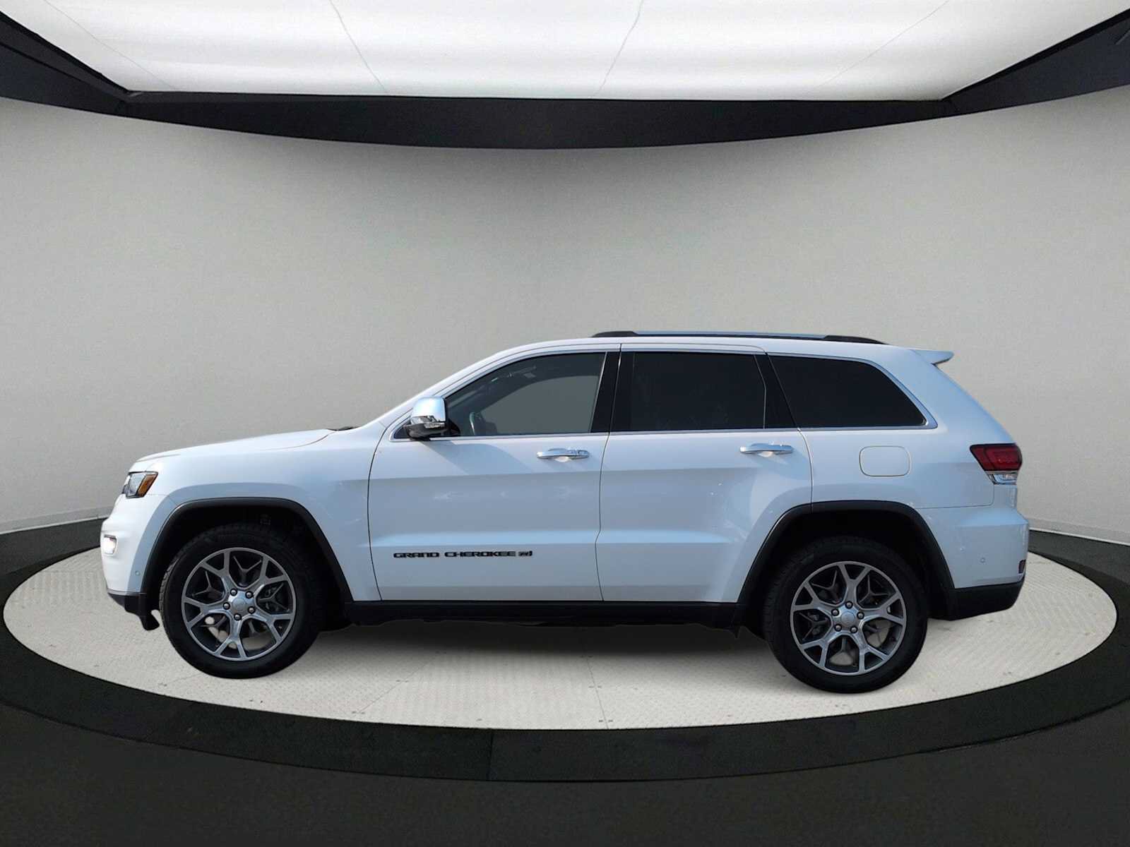 Used 2022 Jeep Grand Cherokee Limited w/ Tech Group AWD/4WD image 5