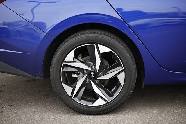 Used 2023 Hyundai Elantra SEL w/ Convenience Package image 6