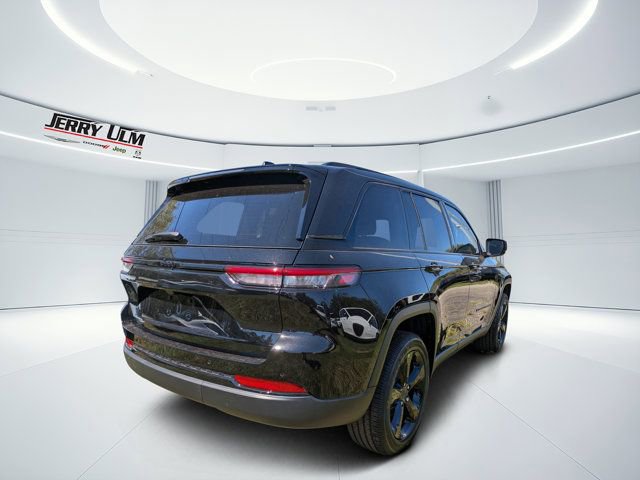 New 2025 Jeep Grand Cherokee Altitude image 3