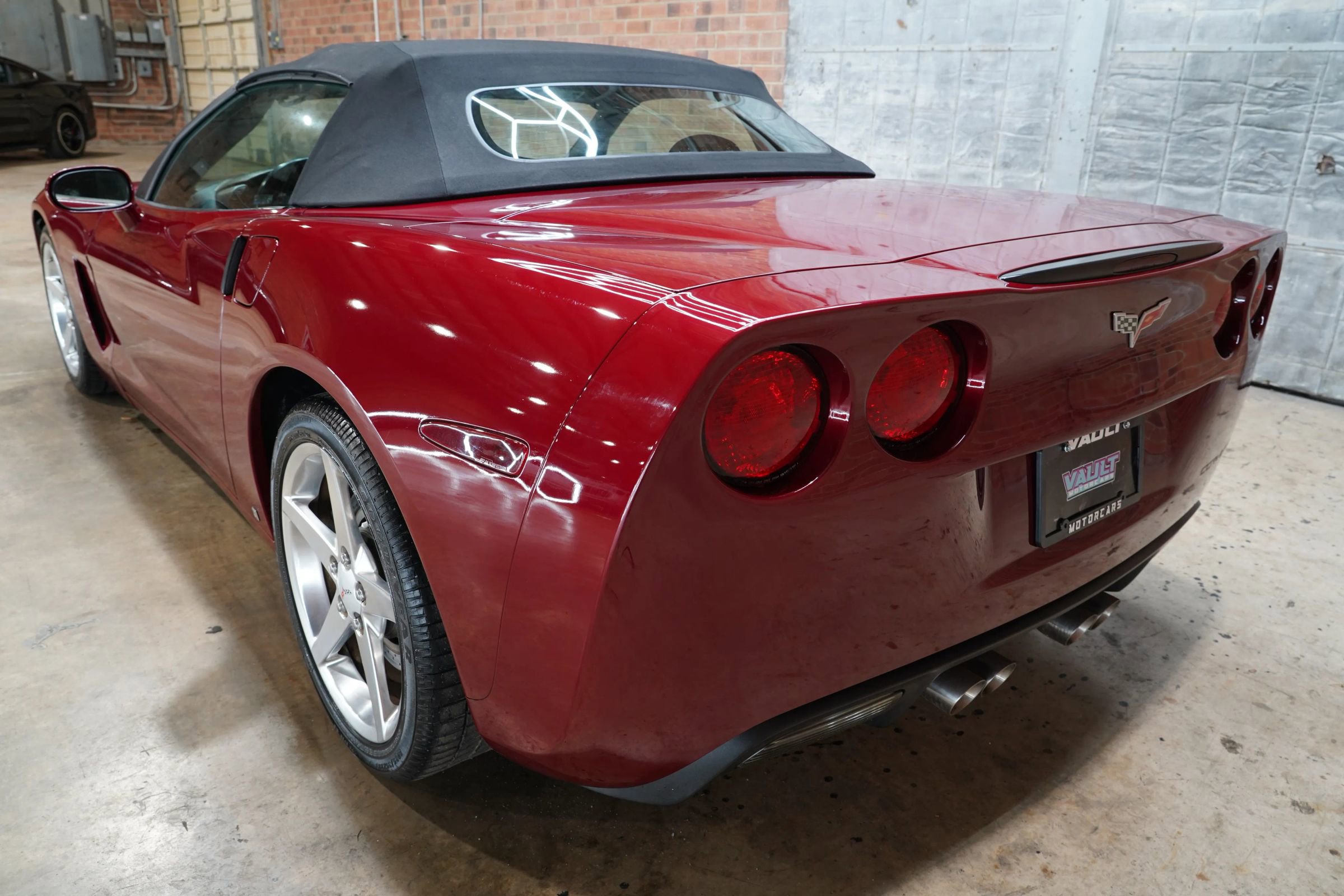 Used 2006 Chevrolet Corvette Coupe w/ Preferred Equipment Group RWD image 19