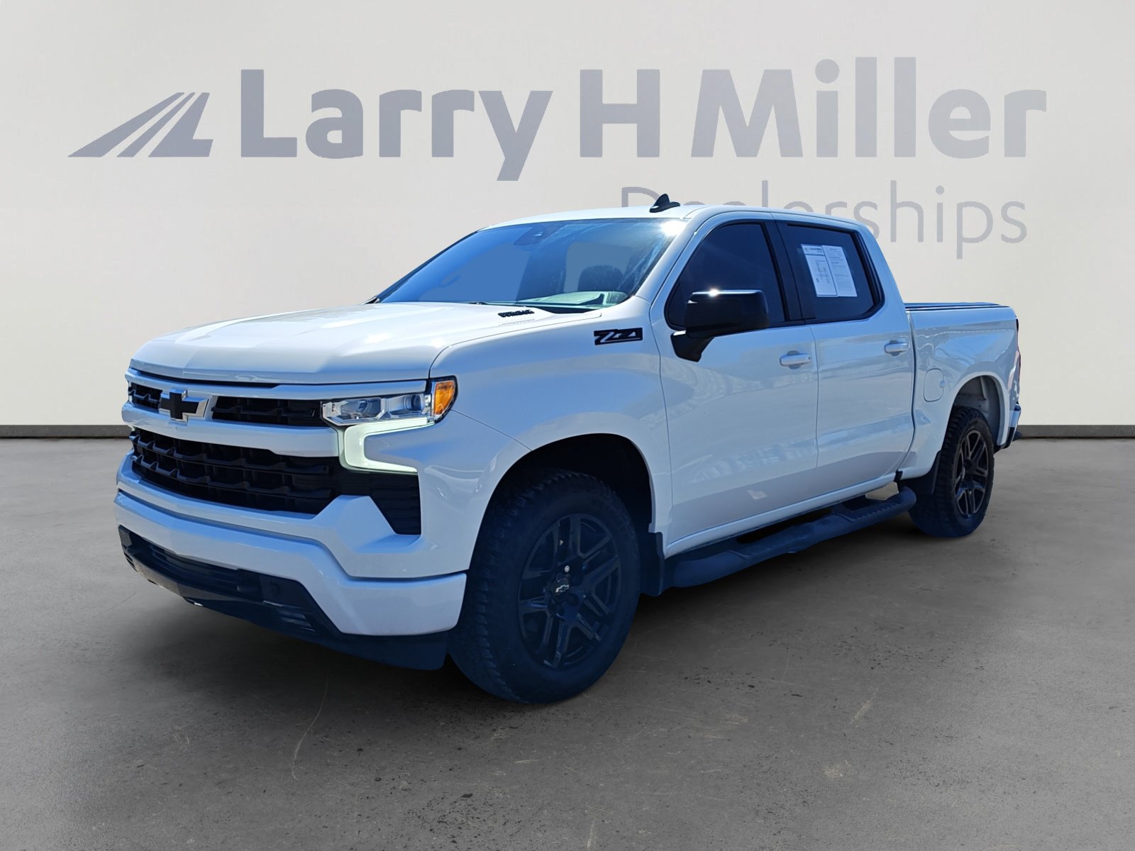 Used 2023 Chevrolet Silverado 1500 RST w/ Z71 Off-Road Package AWD/4WD image 1