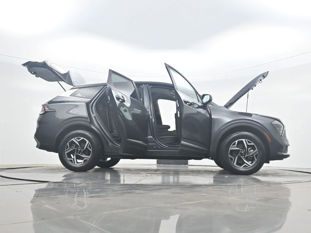 Used 2024 Kia Sportage LX AWD/4WD image 43