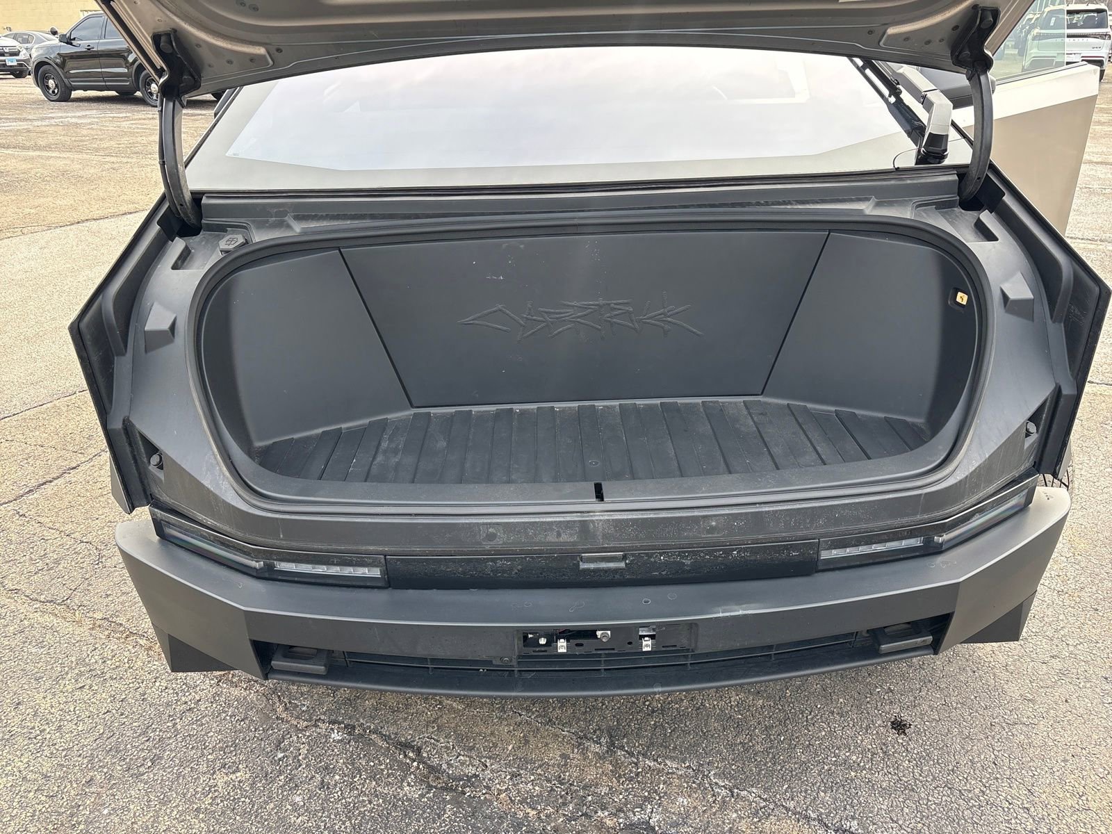 Used 2024 Tesla Cybertruck AWD Crew Cab image 22