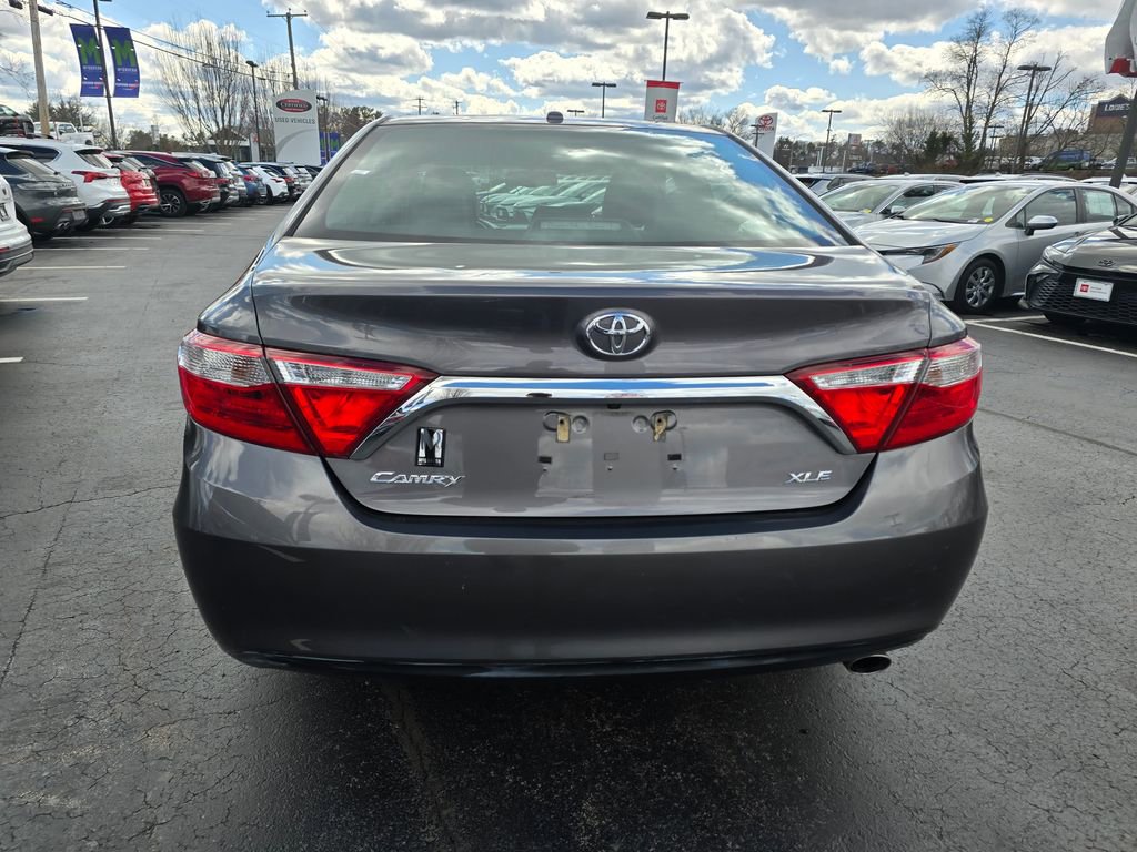 Used 2017 Toyota Camry XLE w/ Moonroof Package image 7