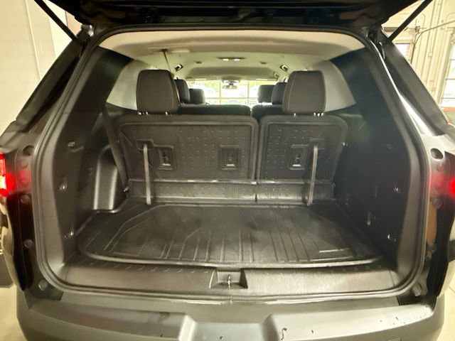Used 2021 Chevrolet Traverse LS w/ LPO, Black Accent Package FWD image 25