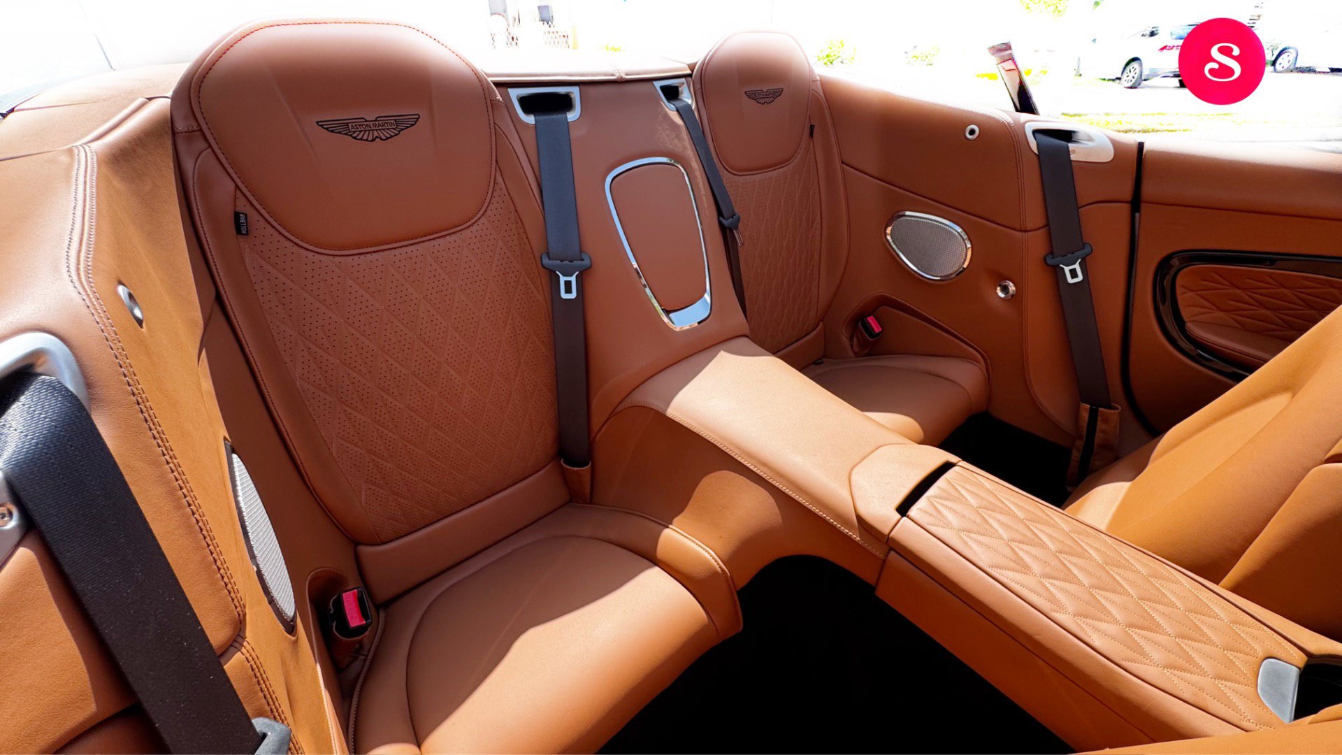 Used 2025 Aston Martin DB12 Convertible RWD image 20