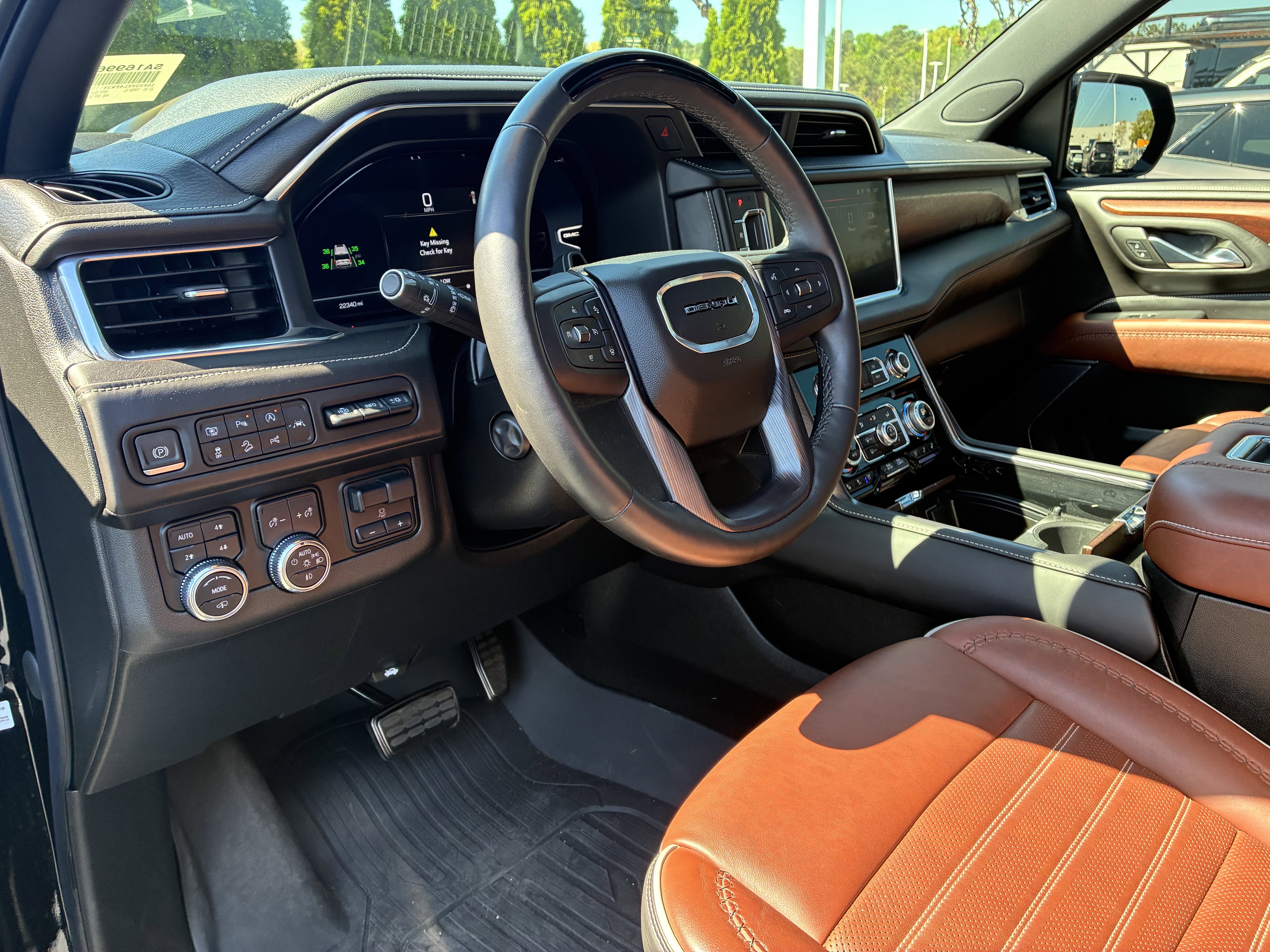 Used 2023 GMC Yukon XL Denali Ultimate image 25