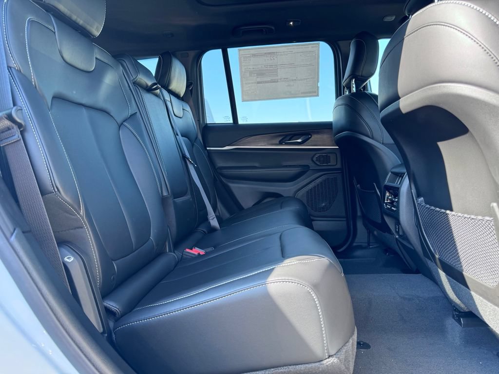 New 2027 Jeep Grand Cherokee Limited AWD/4WD image 12
