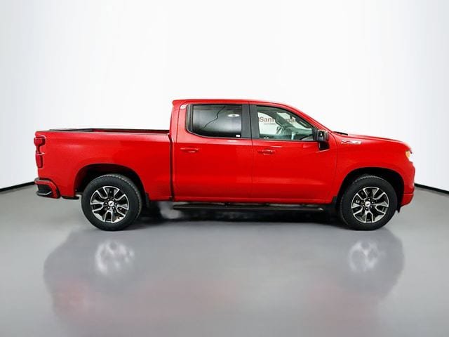 Used 2022 Chevrolet Silverado 1500 RST w/ Z71 Off-Road Package AWD/4WD image 11
