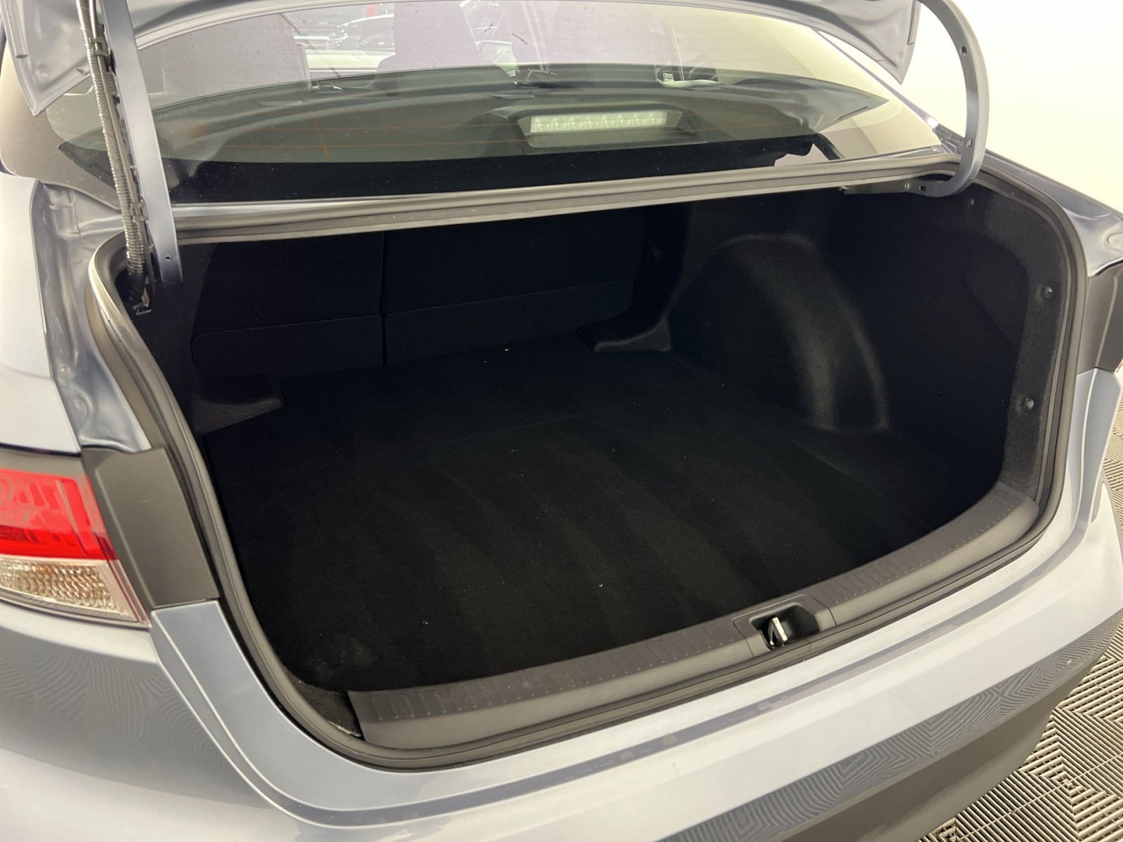 Used 2025 Toyota Corolla LE w/ LE Premium Package FWD image 27