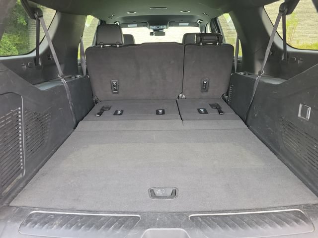 Used 2024 Chevrolet Suburban LT RWD image 20