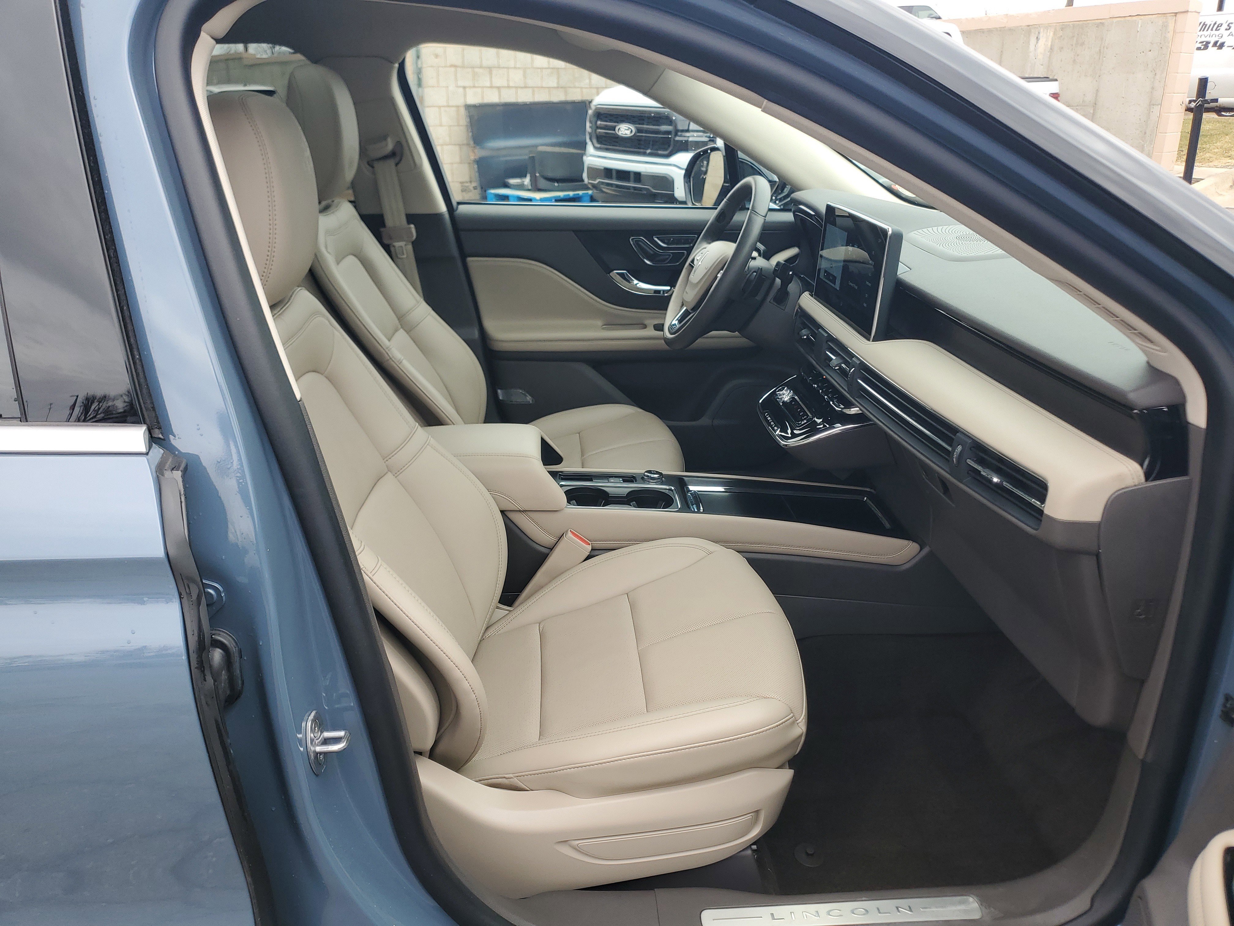 Certified 2023 Lincoln Corsair Reserve w/ Equipment Group 201A AWD/4WD image 9