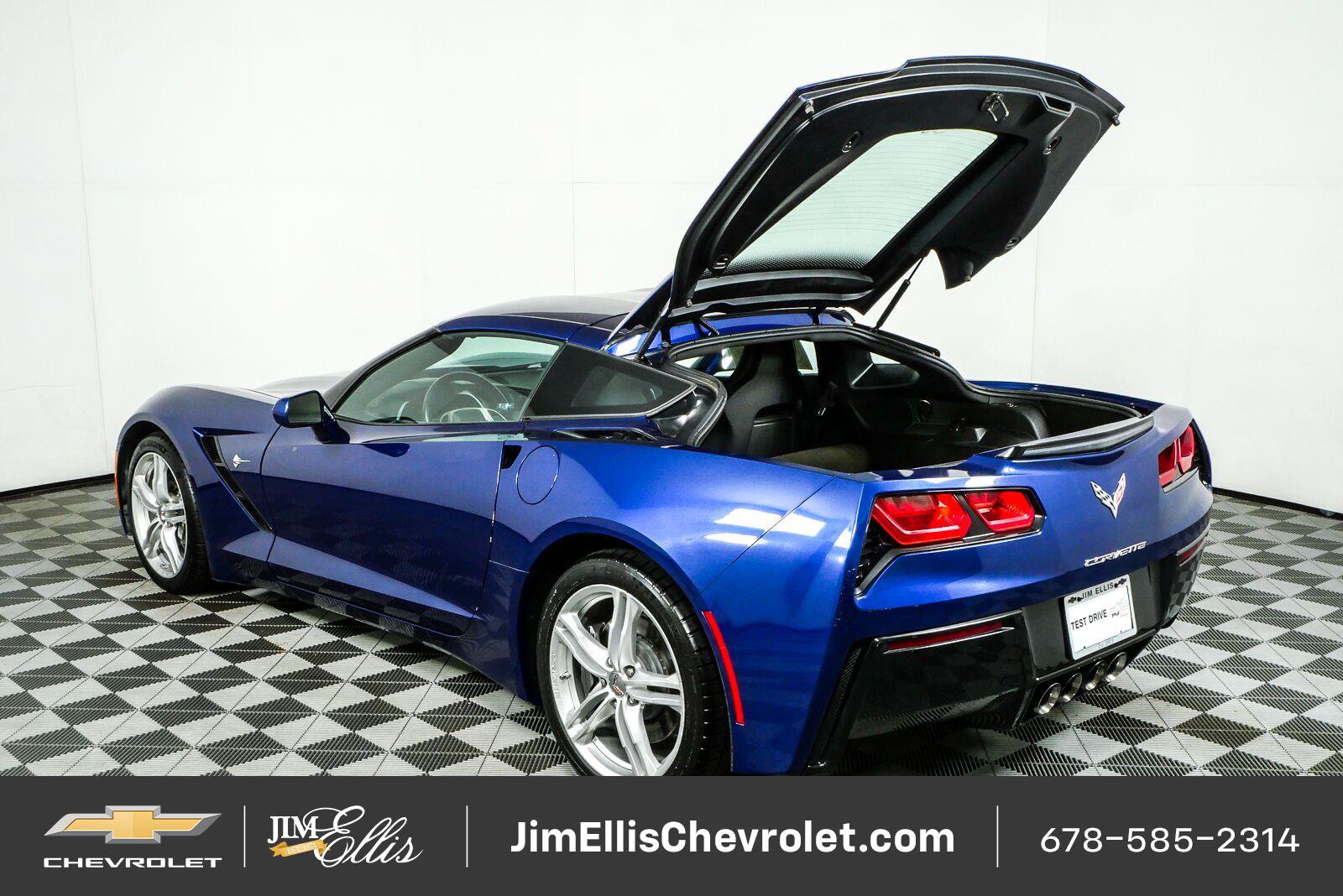 Used 2017 Chevrolet Corvette Stingray Coupe w/ 1LT RWD image 29