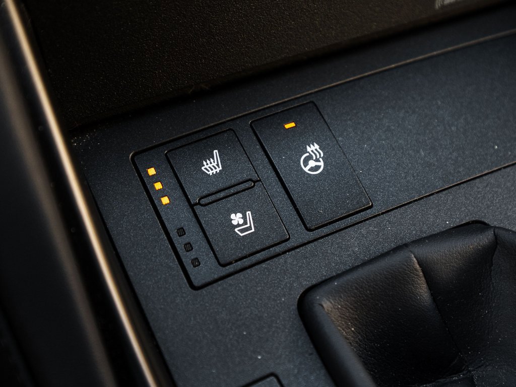 Used 2024 Lexus IS 350 F Sport w/ Navigation Package image 20