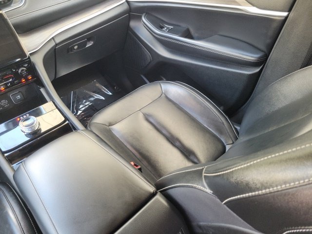 Used 2023 Jeep Grand Cherokee Limited RWD image 16