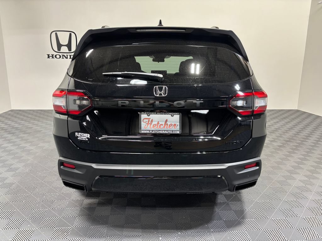 New 2026 Honda Pilot Sport image 5