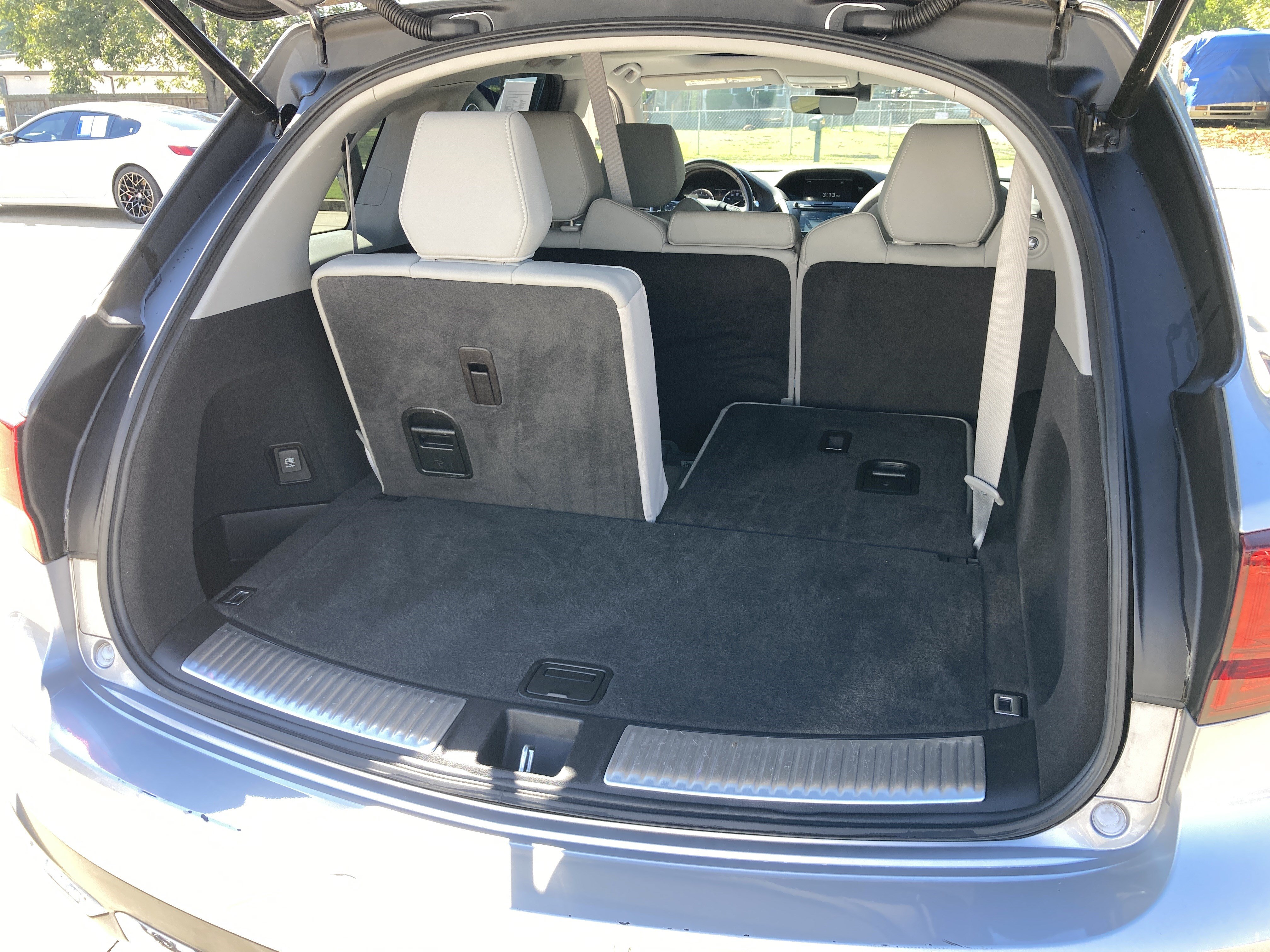 Used 2020 Acura MDX FWD image 18