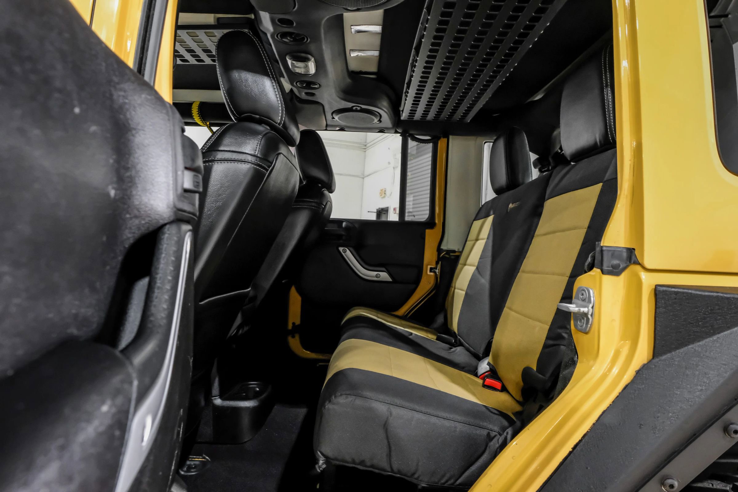 Used 2014 Jeep Wrangler Unlimited Rubicon image 41