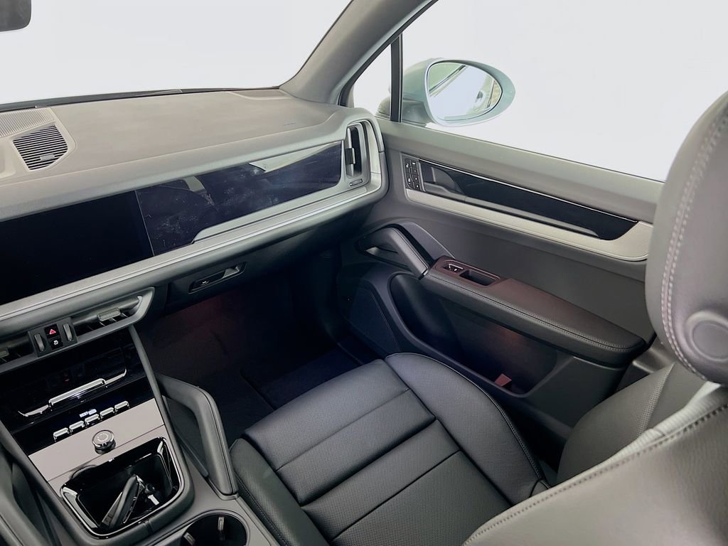 New 2026 Porsche Cayenne Base image 26