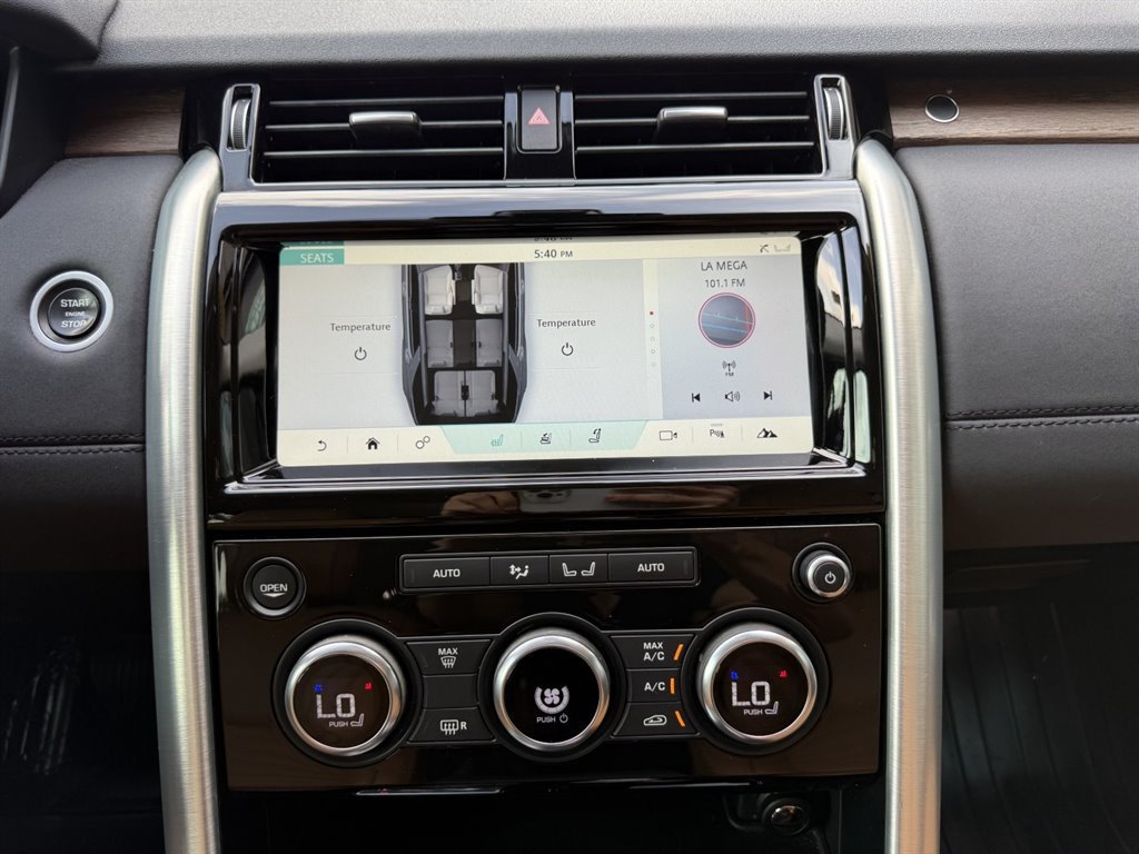 Used 2017 Land Rover Discovery HSE AWD/4WD image 25