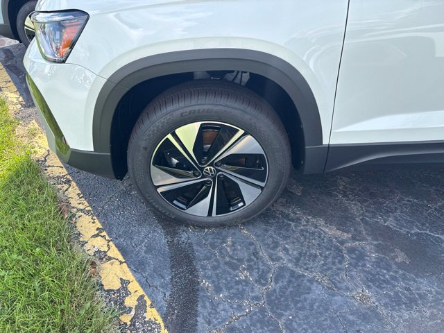 New 2026 Volkswagen Taos SE AWD/4WD image 5